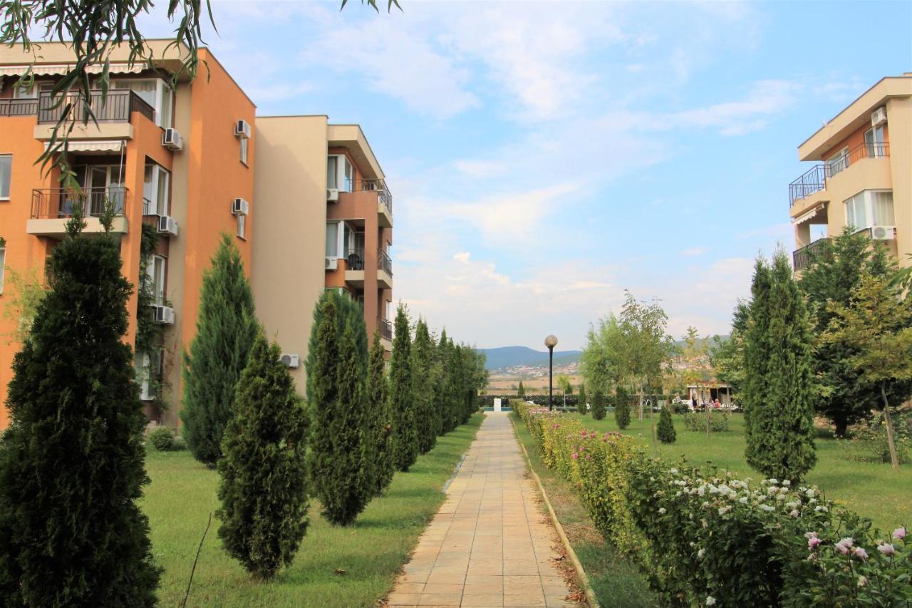 Holiday-Orchid Menada Apartments ساني بيتش المظهر الخارجي الصورة