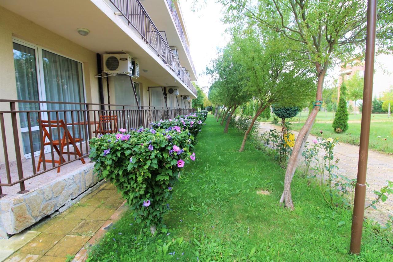 Holiday-Orchid Menada Apartments ساني بيتش المظهر الخارجي الصورة